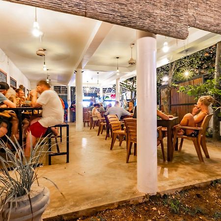 Dorian Guest House And Restaurant Велигама Экстерьер фото
